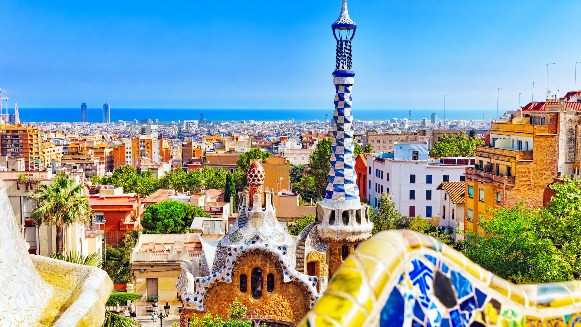 Paysage de Barcelone avec des toits colorés