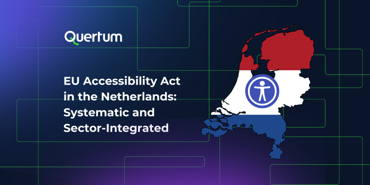 Das Bild zeigt die Titelfolie einer Präsentation mit einem dunkelblauen und violetten Hintergrund. Der Text in der Mitte der Folie lautet: "EU Accessibility Act in the Netherlands: Systematisch und sektorintegriert". In der oberen linken Ecke befindet sich ein Logo für "Quertum", ein Wort mit einem grünen Blattmuster über dem Buchstaben "e". Auf der rechten Seite des Dias ist ein Umriss der Niederlande mit der niederländischen Flagge (rot, weiß und blau gestreift) zu sehen. Eine stilisierte weiße Figur in einem Kreis befindet sich mittig über der Karte. Der Hintergrund ist mit einem grünen Gittermuster versehen, das wie eine Leiterplatte aussieht.